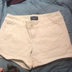 White Americans eagle outfitters shorts